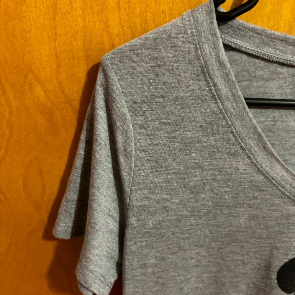 Mickey + Mini Mouse Womens Disney T-Shirt‎ Gray Short Sleeve Scoop Neck M - Picture 4 of 13